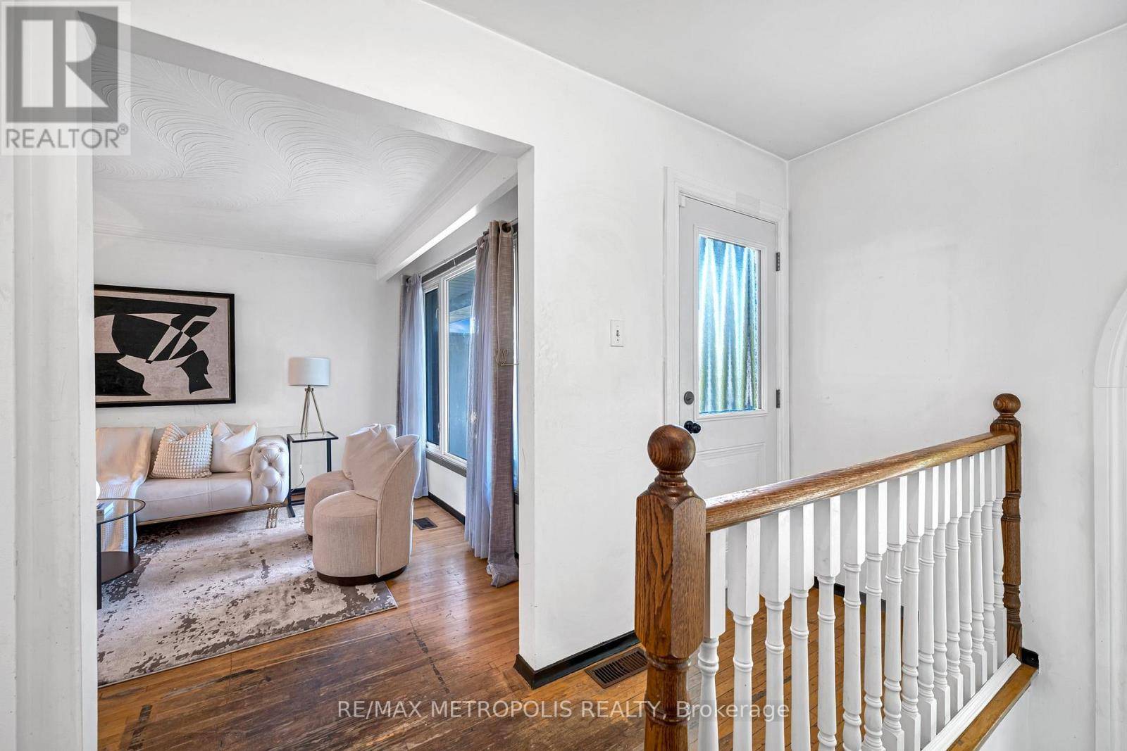 Vaughan (west Woodbridge), ON L4L2X6,119 ALBANY DRIVE