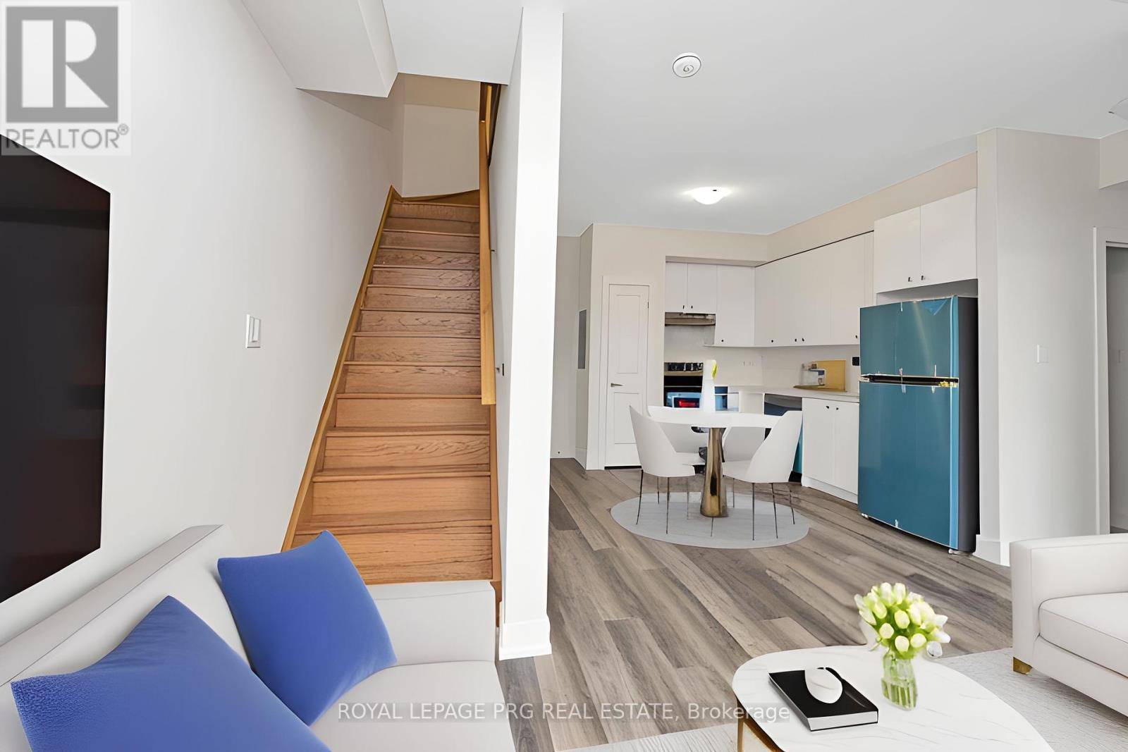Richmond Hill (oak Ridges), ON L4E1J4,12860 Yonge ST #9