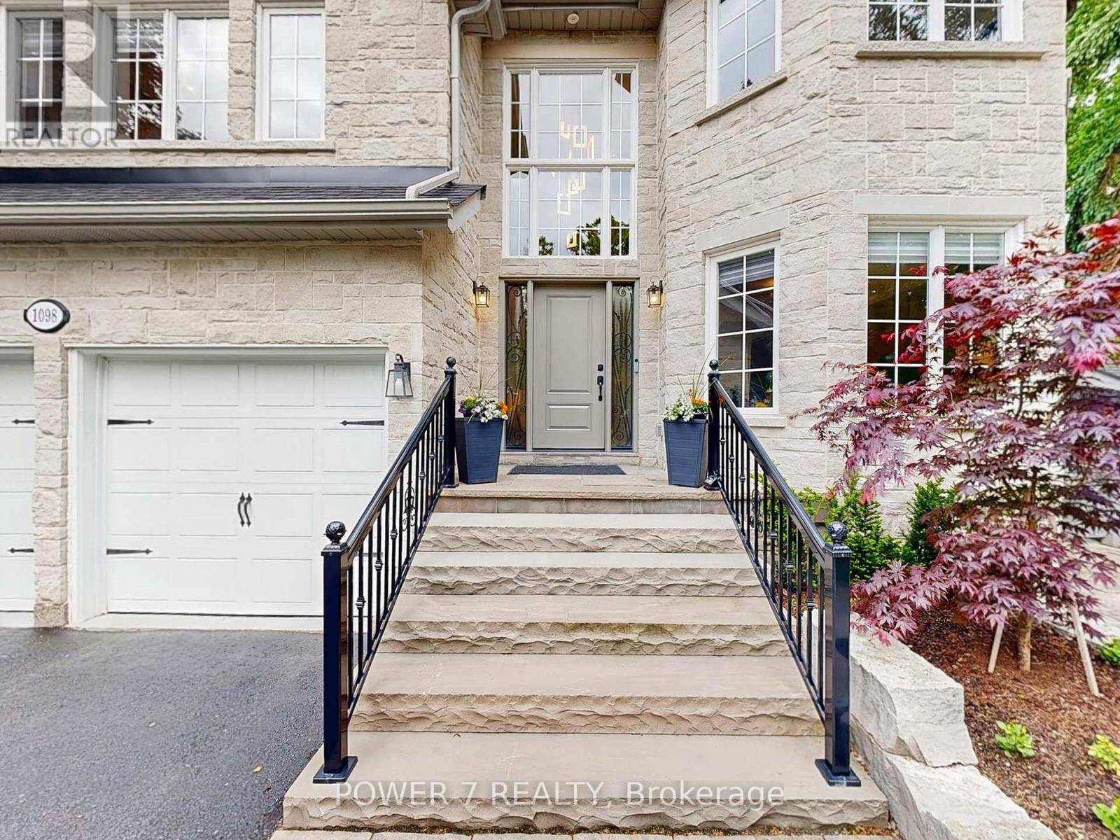 Newmarket (stonehaven-wyndham), ON L3X1M3,1098 SECRETARIATE ROAD