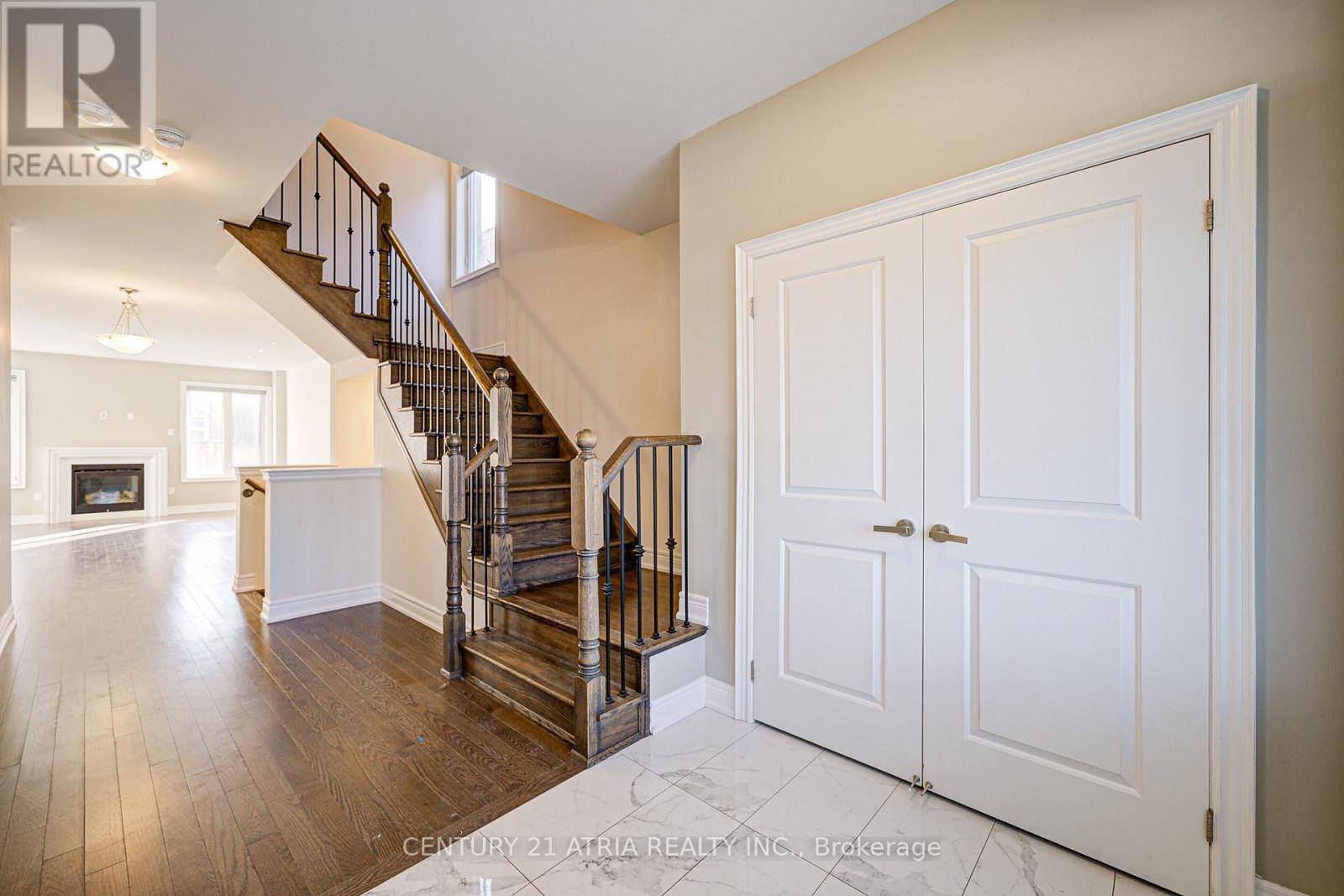 East Gwillimbury (queensville), ON L9N0Y8,150 WALTER ENGLISH DRIVE