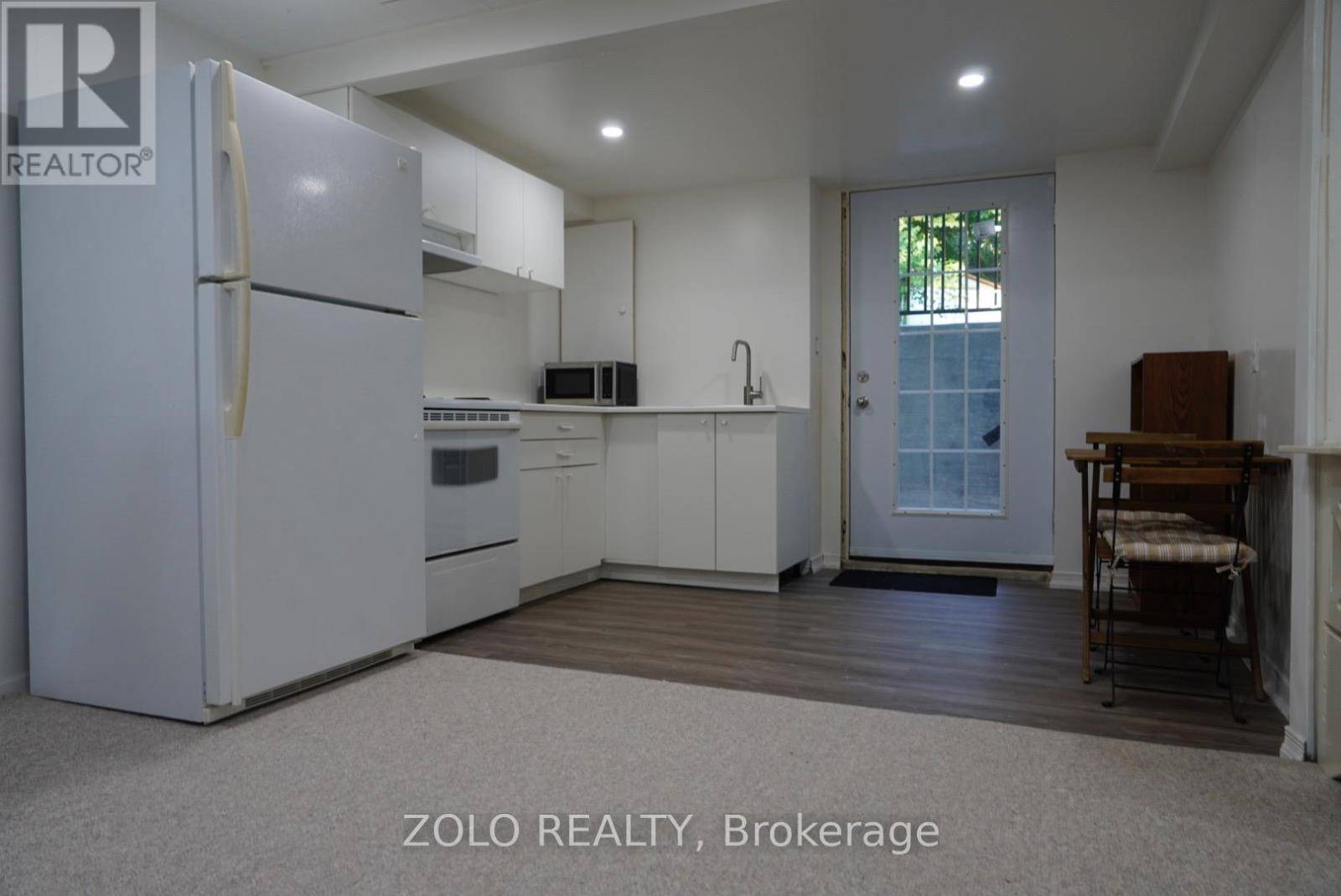 Markham (royal Orchard), ON L3T3L8,192 Kirk DR #Basement