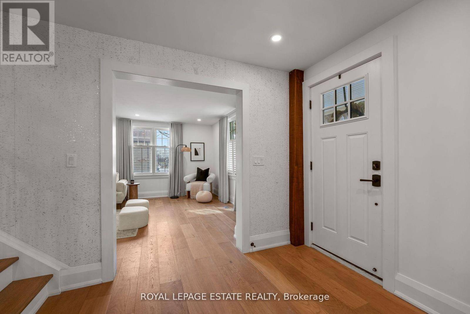 Whitchurch-stouffville (stouffville), ON L4A6B3,6641 MAIN STREET