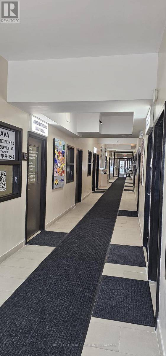 Richmond Hill (crosby), ON L4C1T7,10087 Yonge ST #204