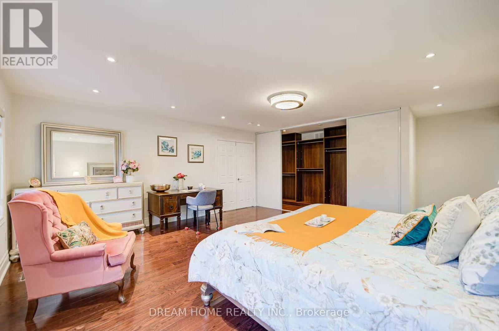 Markham (cachet), ON L6C1R2,MASTER BEDROOM - 3 MOSES CRESCENT