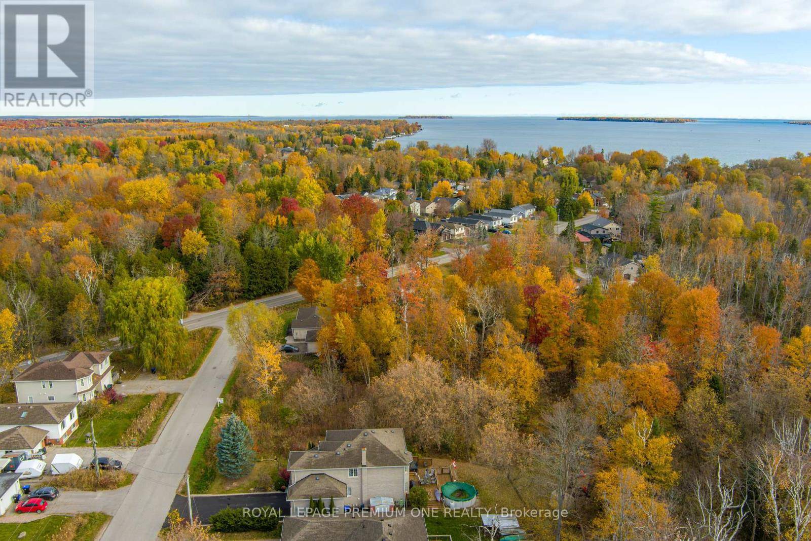 Innisfil (lefroy), ON L0L1C0,909C WILLOW STREET