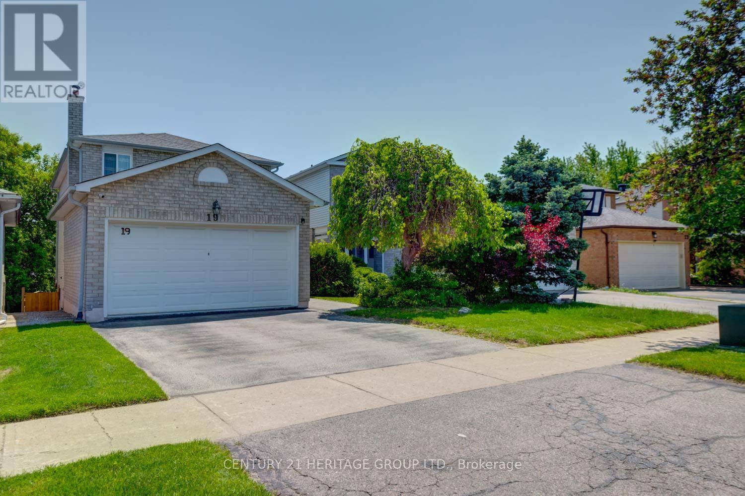 Richmond Hill (north Richvale), ON L4C8Y6,19 BINGHAM STREET