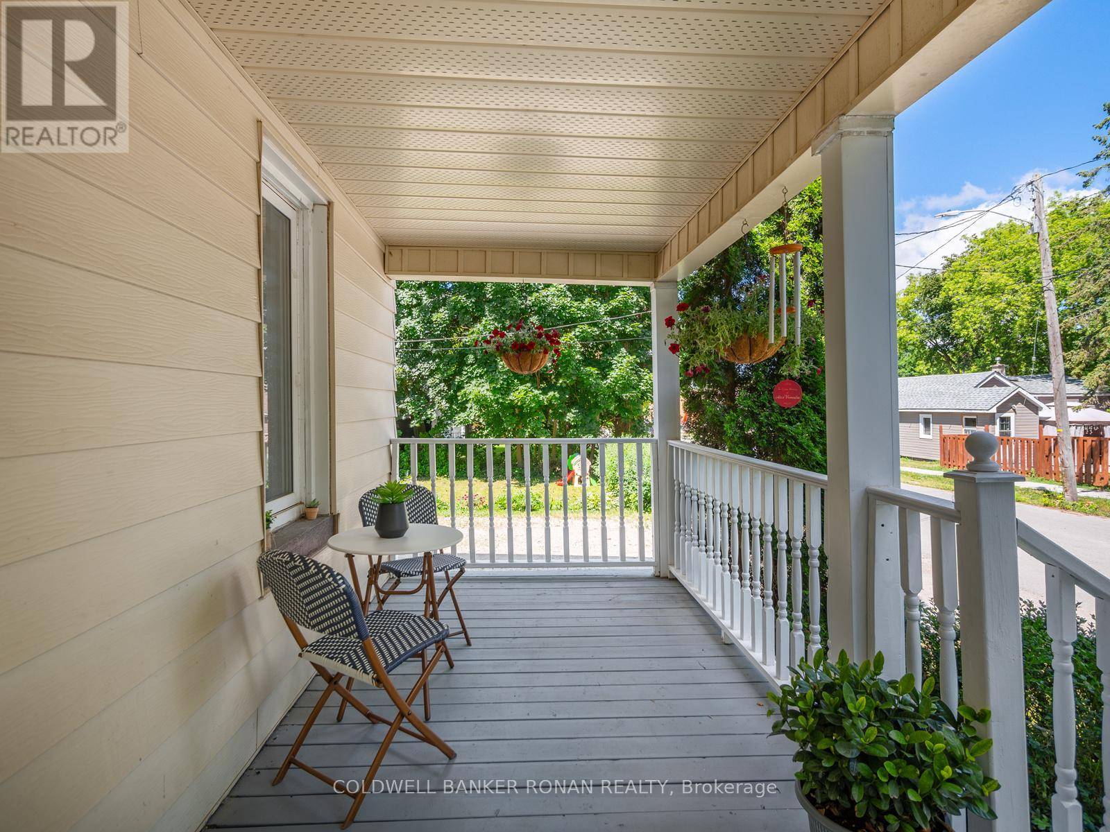 Innisfil (cookstown), ON L0L1L0,3 JOHN DRIVE