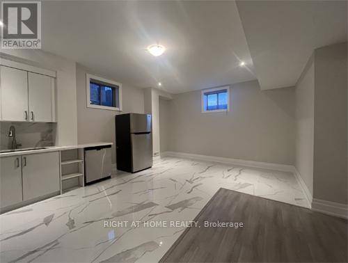 Richmond Hill (jefferson), ON L4E1E2,86 SETTLEMENT CRESCENT