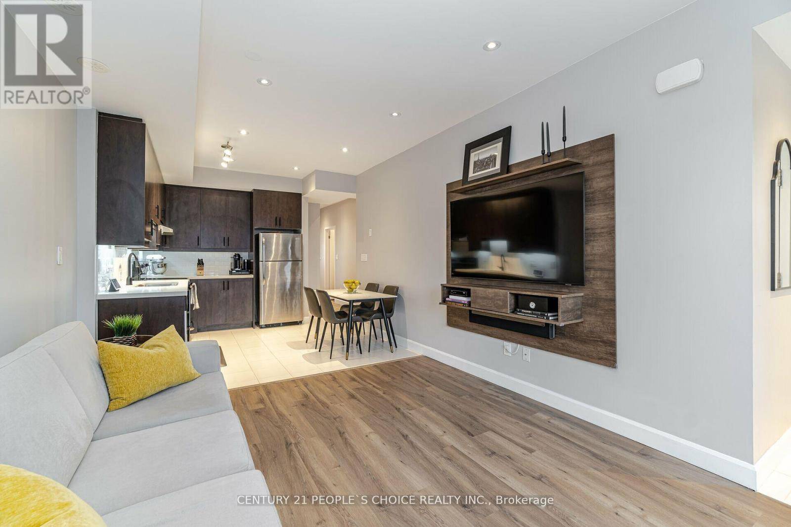 Vaughan (east Woodbridge), ON L4L0H4,26 Bruce ST #D12