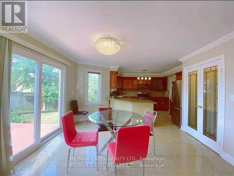 Markham (unionville), ON L3R7Y7,61 NADINE CRESCENT