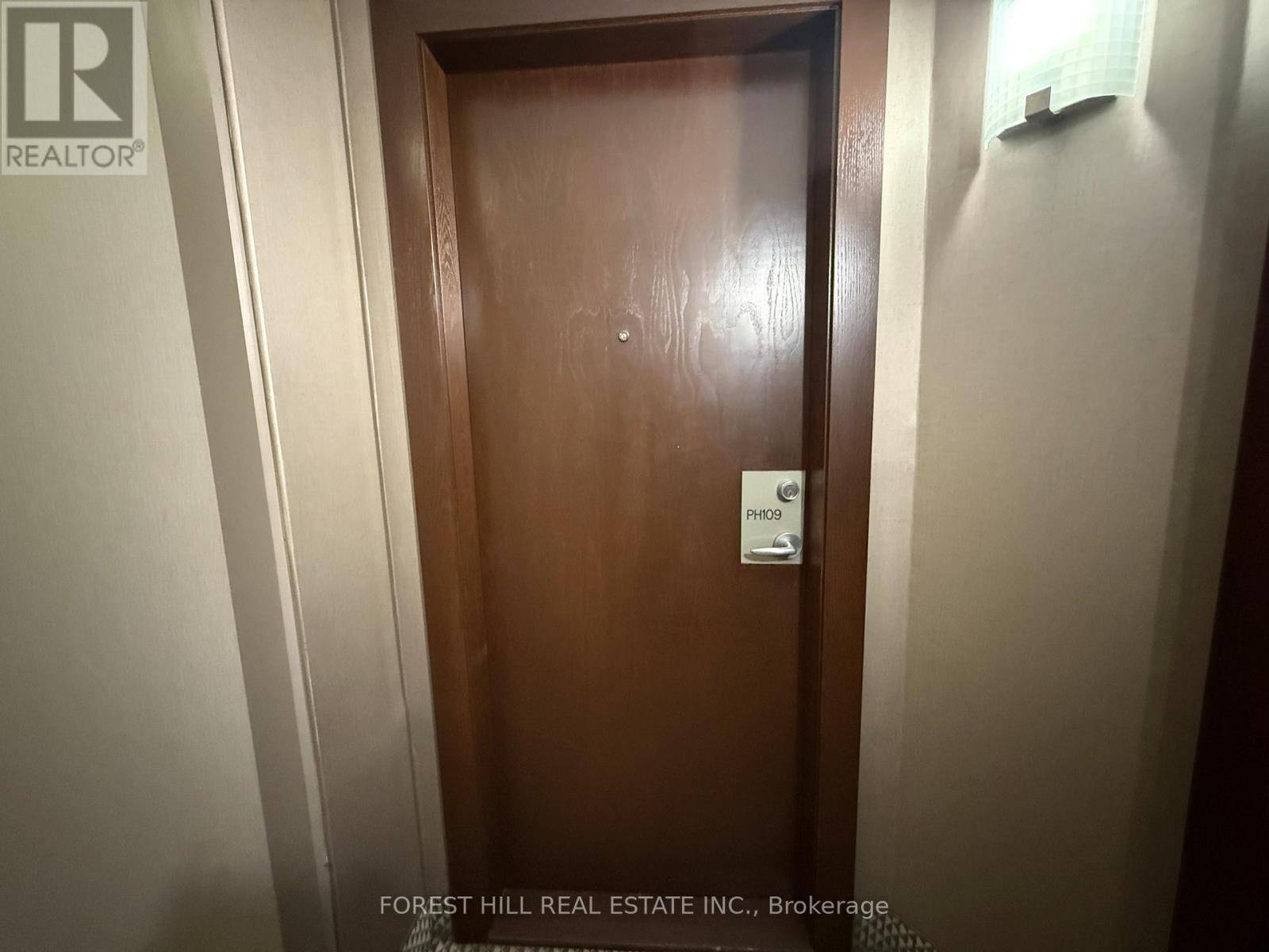 Vaughan (crestwood-springfarm-yorkhill), ON L4J7X1,7250 Yonge ST #Ph109