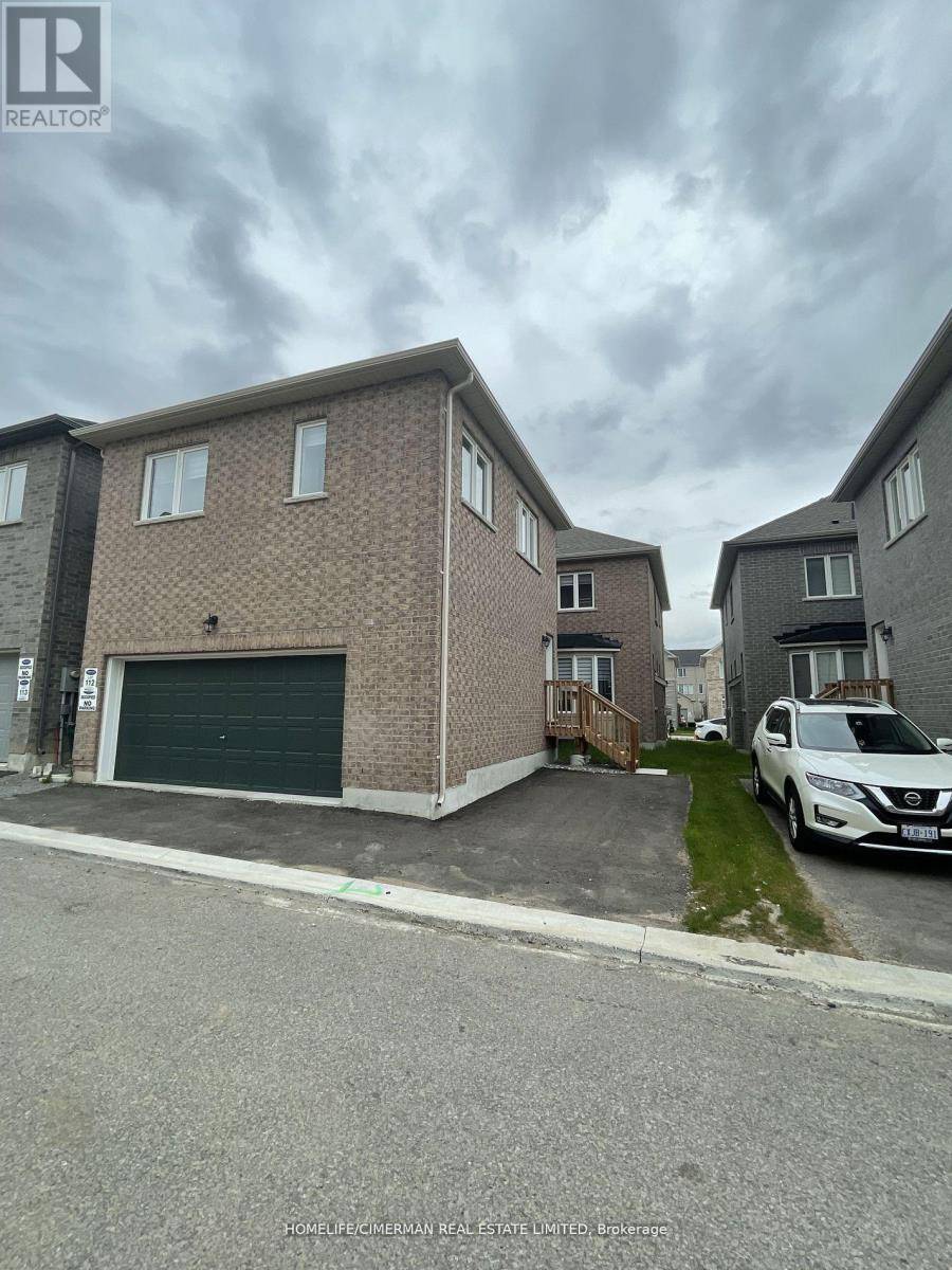 Markham (cornell), ON L6B0Z3,7 Waterleaf RD #Coach