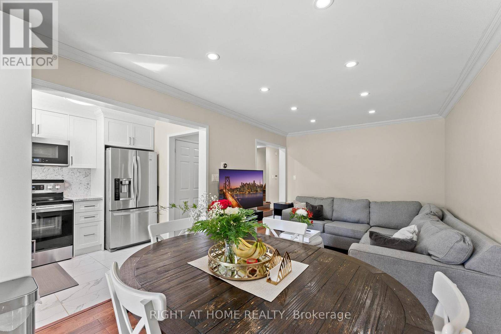 Markham (cedarwood), ON L3S4N7,115 FERNCLIFFE CRESCENT