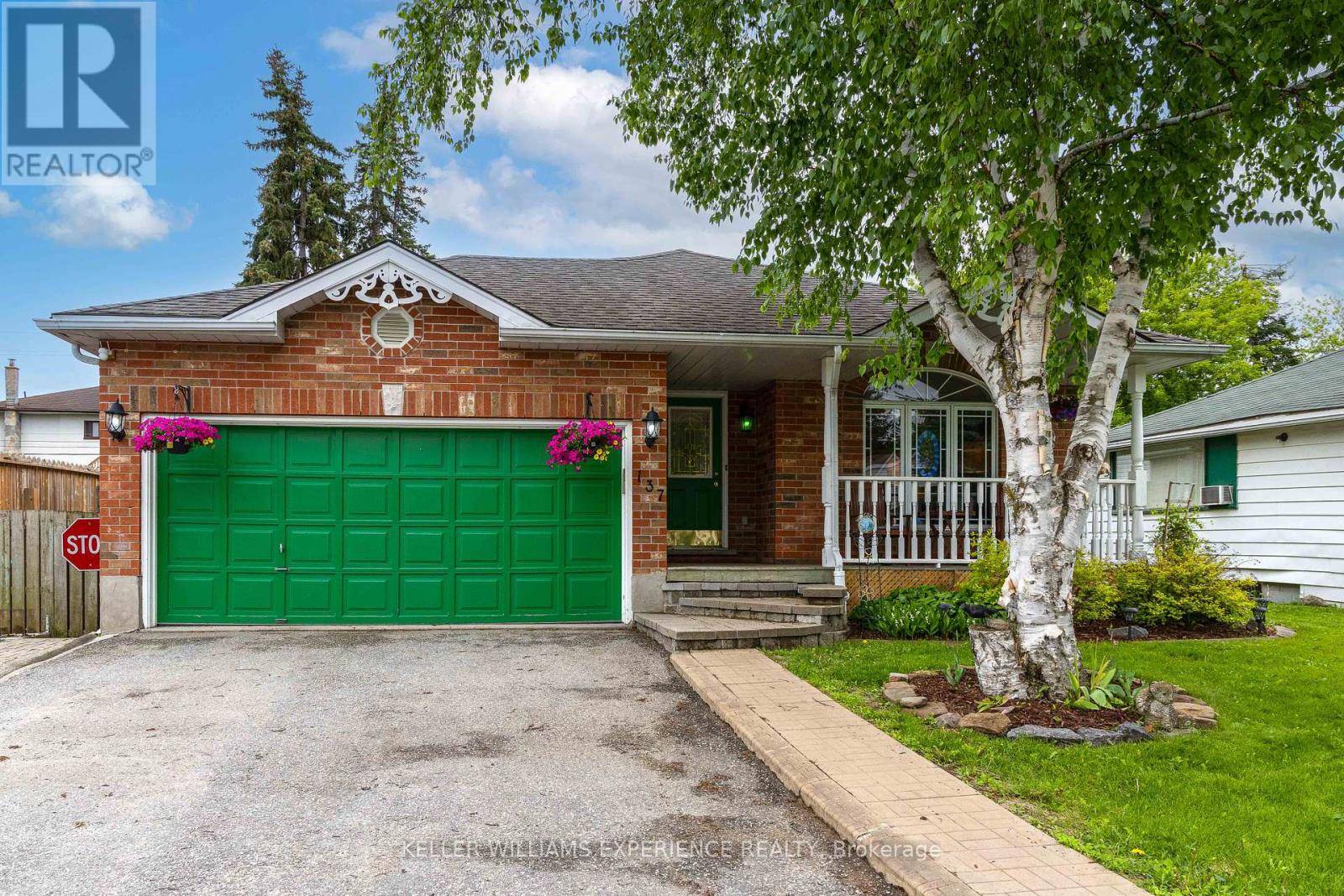 New Tecumseth (alliston), ON L9R1K4,137 QUEEN STREET