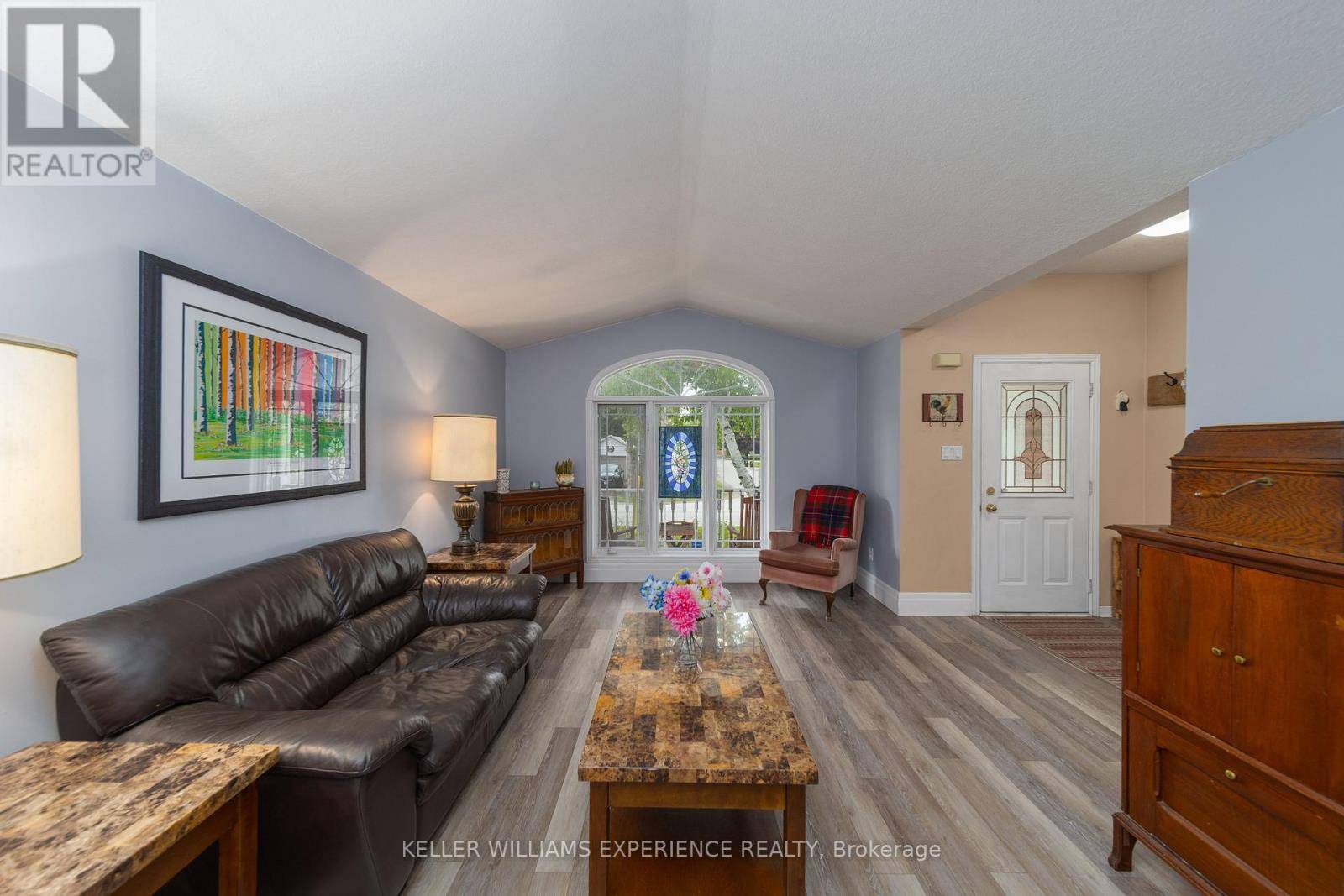 New Tecumseth (alliston), ON L9R1K4,137 QUEEN STREET