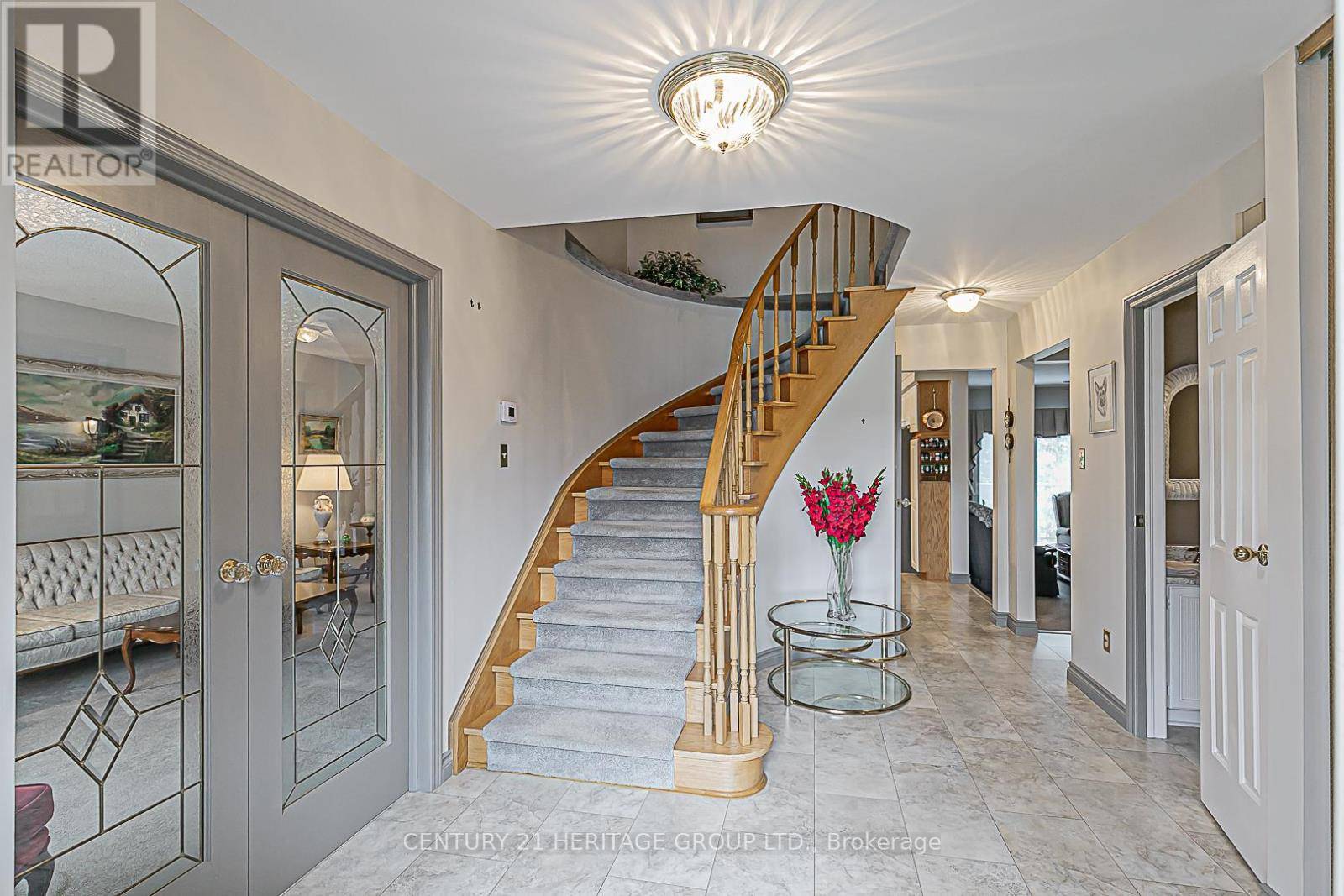 Newmarket (huron Heights-leslie Valley), ON L3Y6L6,861 COLUMBIA COURT