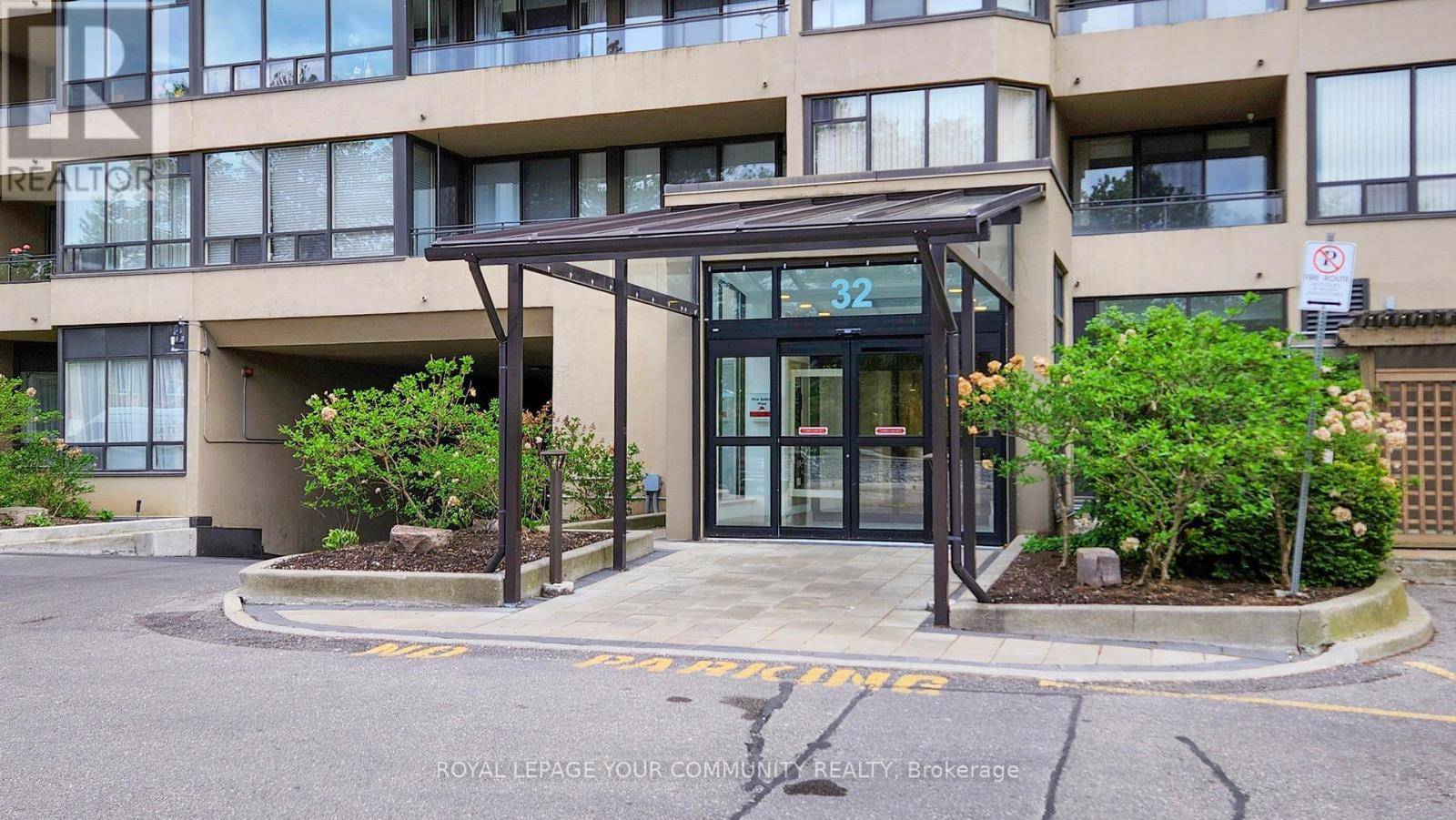 Richmond Hill (harding), ON L4C9R7,32 Clarissa DR #328