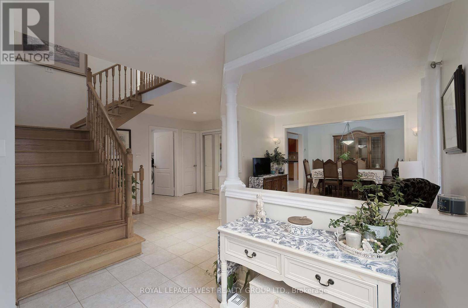 Vaughan (elder Mills), ON L4H1K1,370 ROYALPARK WAY