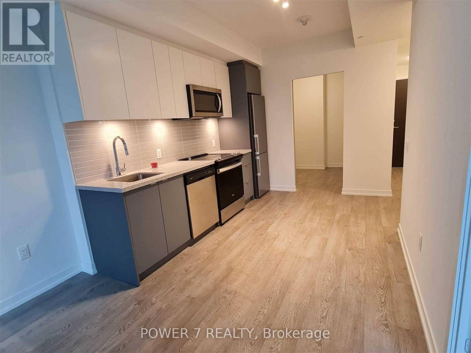 Richmond Hill (south Richvale), ON L4C5T6,3 Rosewater ST #807W