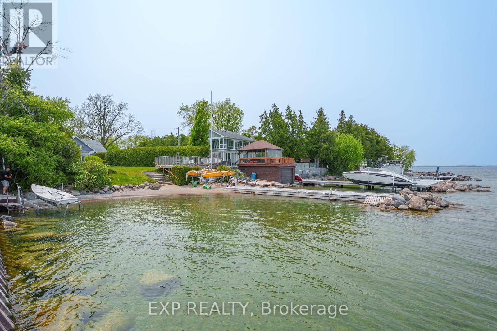 Georgina (historic Lakeshore Communities), ON L0L1S0,55 WESTWIND CIRCLE