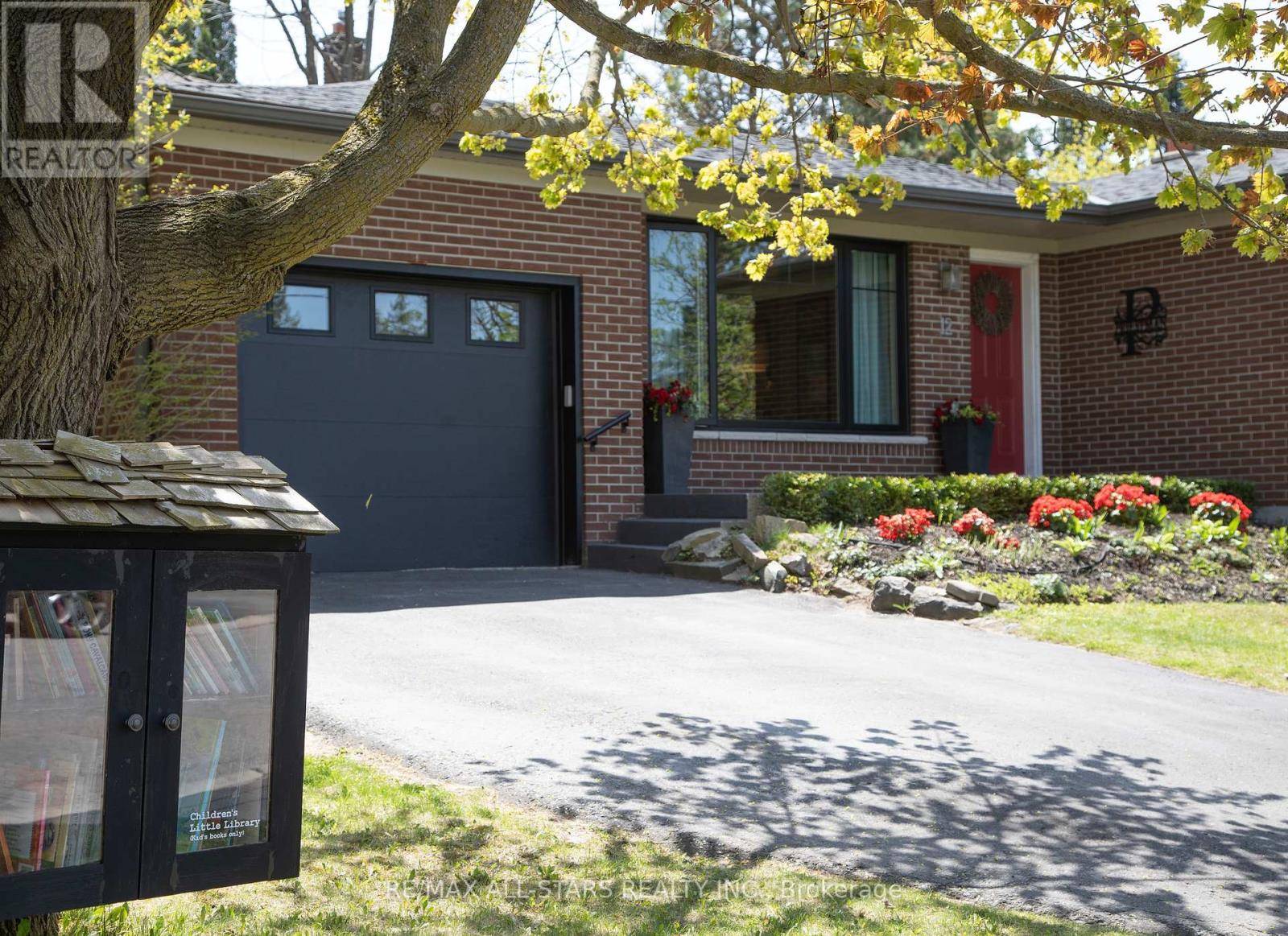 Uxbridge, ON L9P1H8,12 JOSEPH STREET
