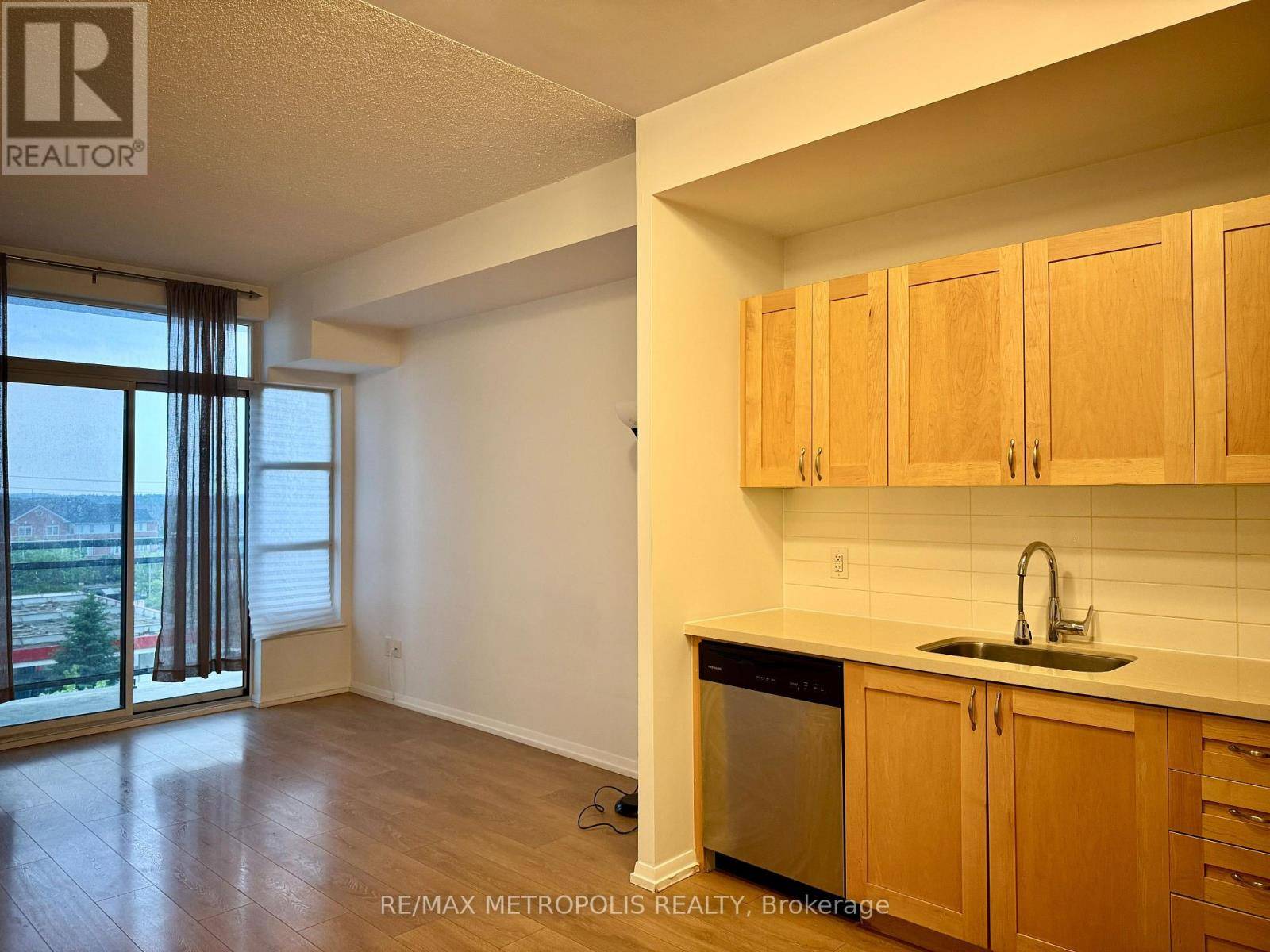 Markham (berczy), ON L6C0Y2,540 Bur Oak AVE #536