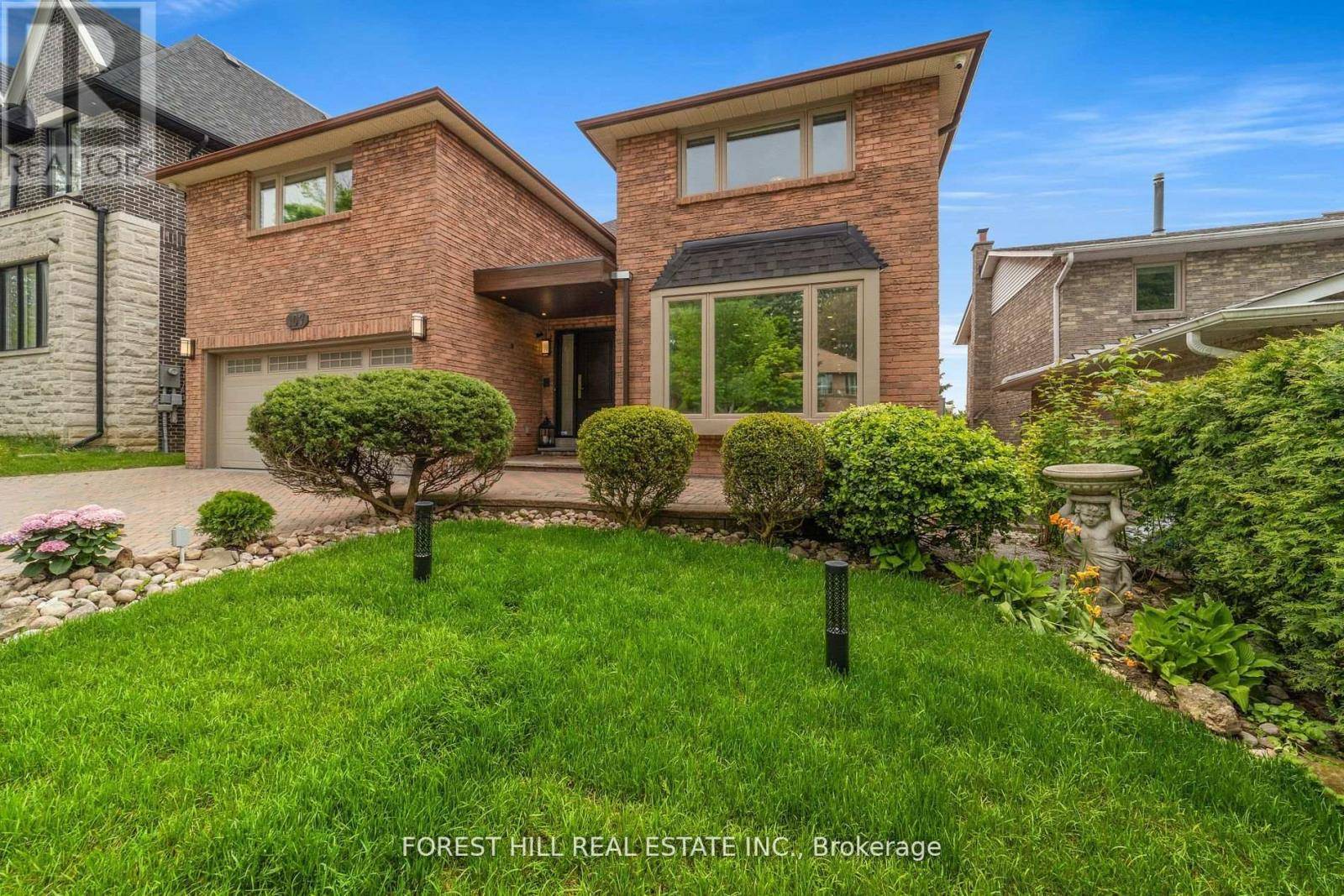 Richmond Hill (south Richvale), ON L4C6R8,107 OLD SURREY LANE