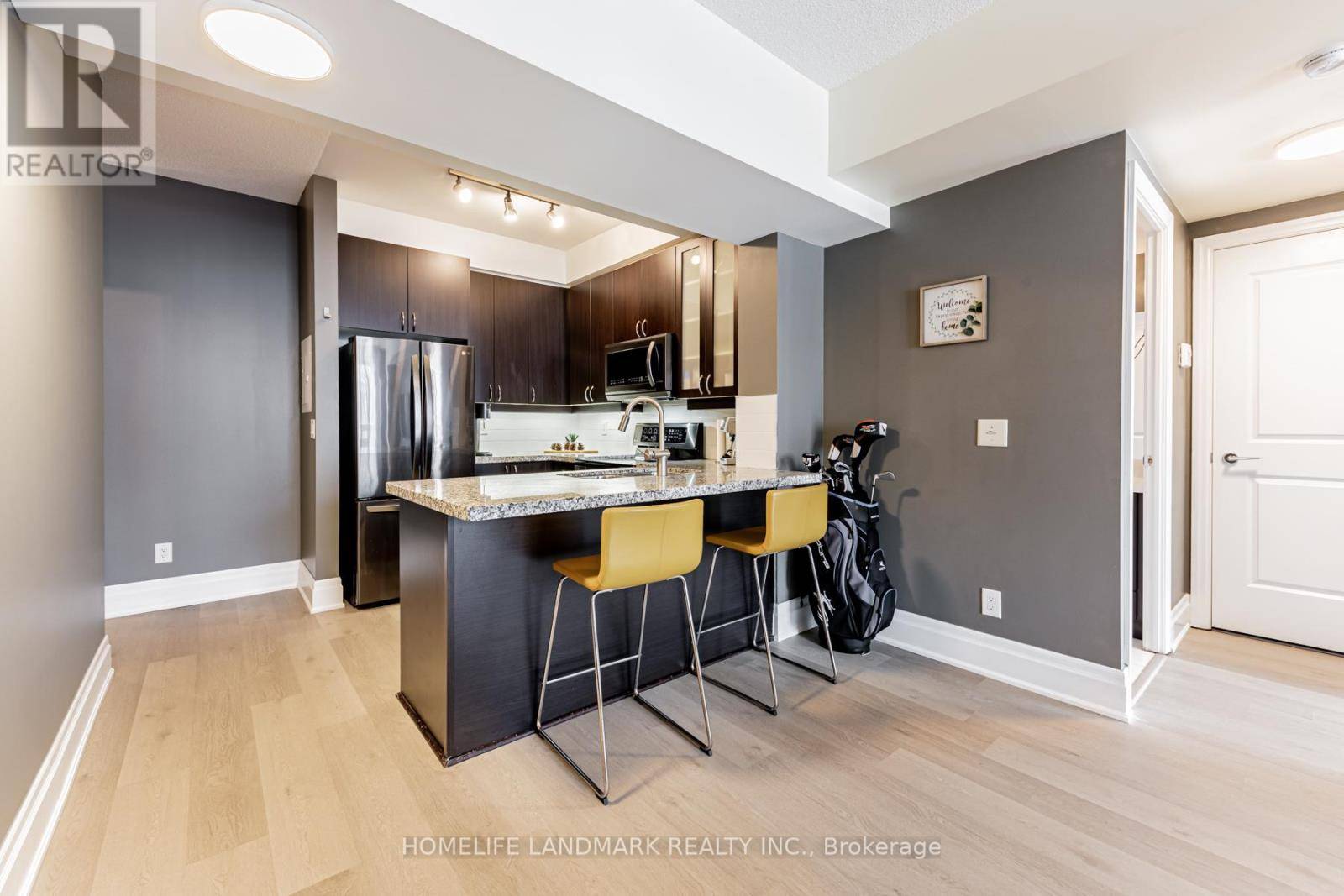 Markham (unionville), ON L6G0B7,57 Upper Duke CRES #205