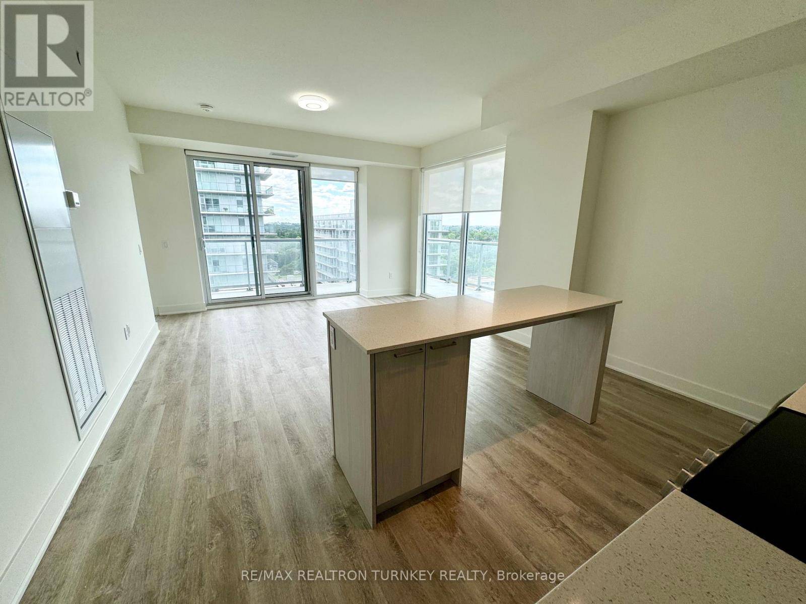 Newmarket (central Newmarket), ON L3Y0G7,185 Deerfield RD #903