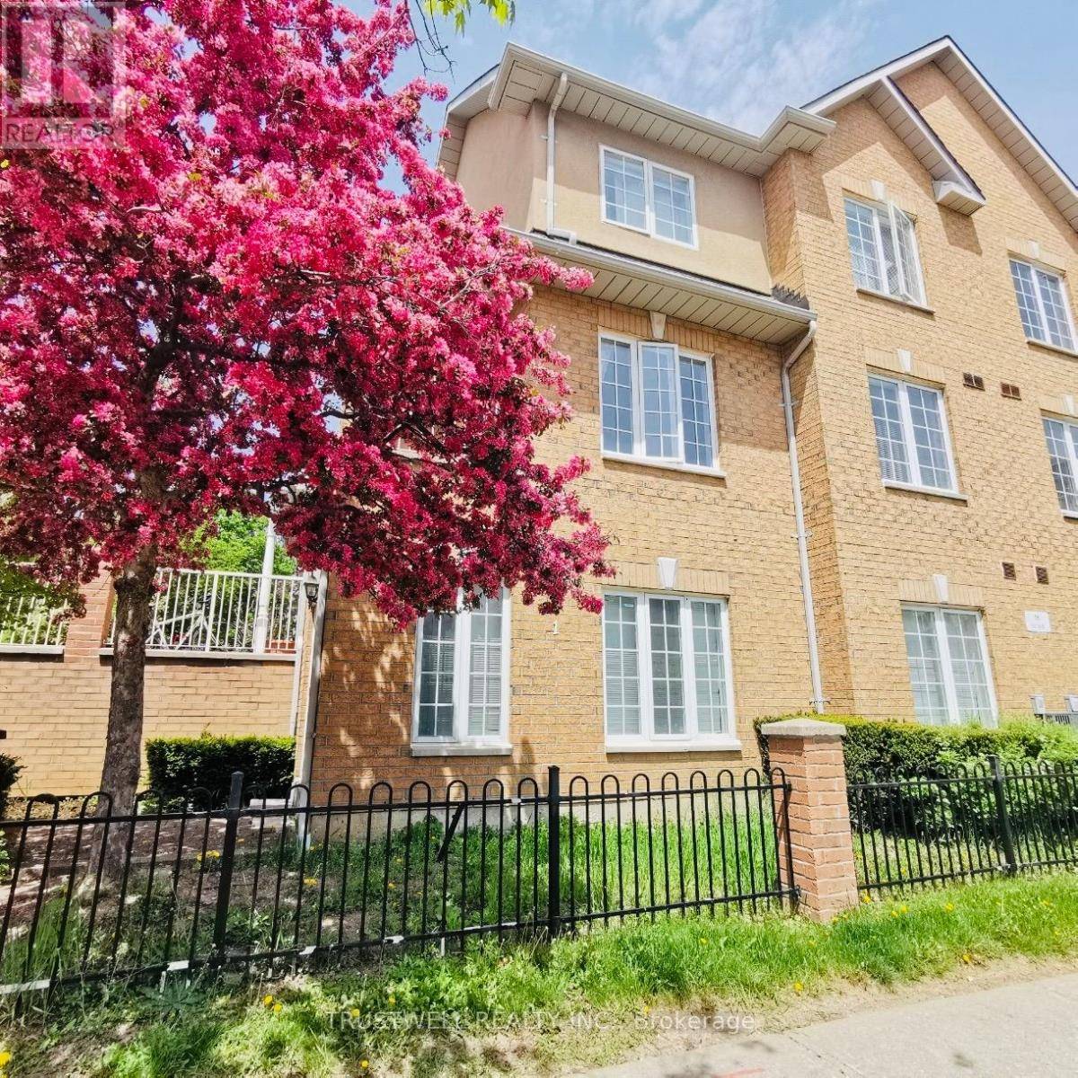 Markham (unionville), ON L3R4G4,16 Cox BLVD #1