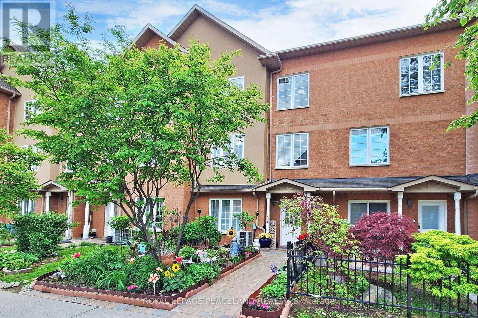 Markham (unionville), ON L3R4G2,15 St Moritz WAY #3