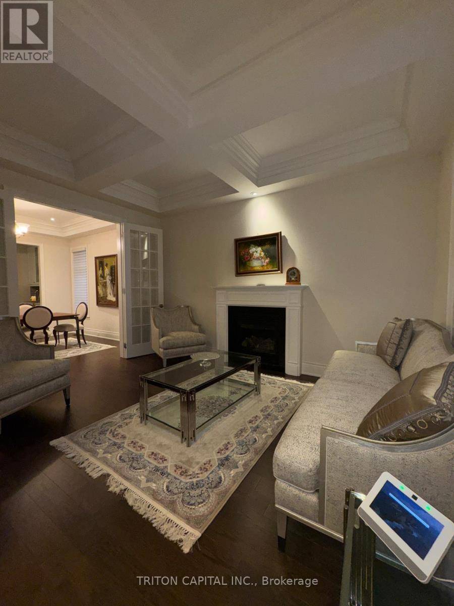 Vaughan (kleinburg), ON L4H4G6,79 ANNSLEYWOOD COURT
