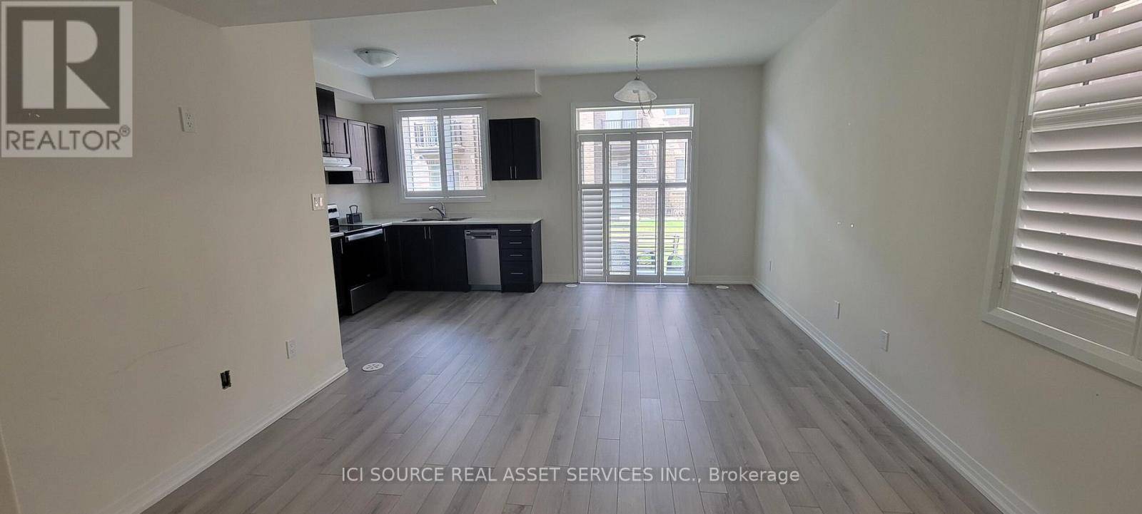 Markham (cedar Grove), ON L6B1R2,76 Carneros WAY #2