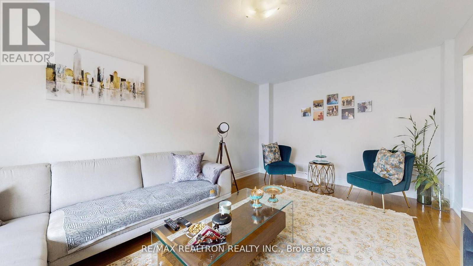 Richmond Hill (north Richvale), ON L4C5P1,214 STEPHEN STREET