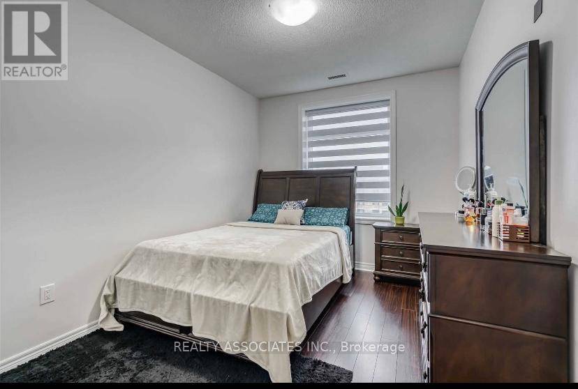 Markham (cedarwood), ON L3S0C9,7325 Markham RD North #628
