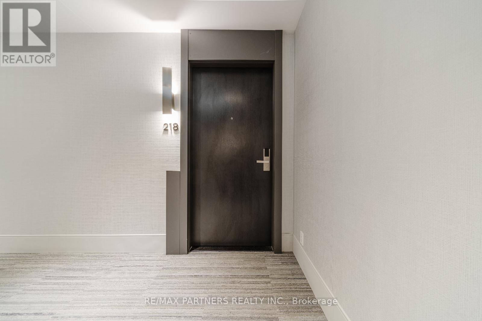 Markham (unionville), ON L3R6M8,38 Water Walk DR #218