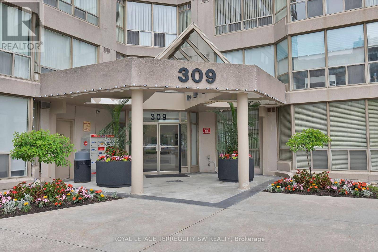 Richmond Hill (harding), ON L4C9V5,309 Major Mackenzie DR East #113