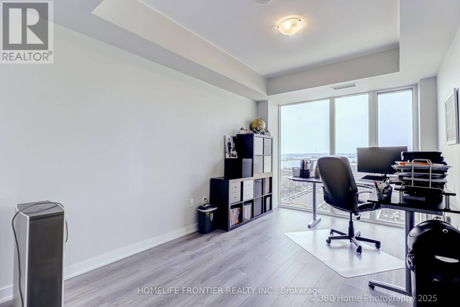 Vaughan (maple), ON L6A5B9,100 Eagle Rock WAY West #904