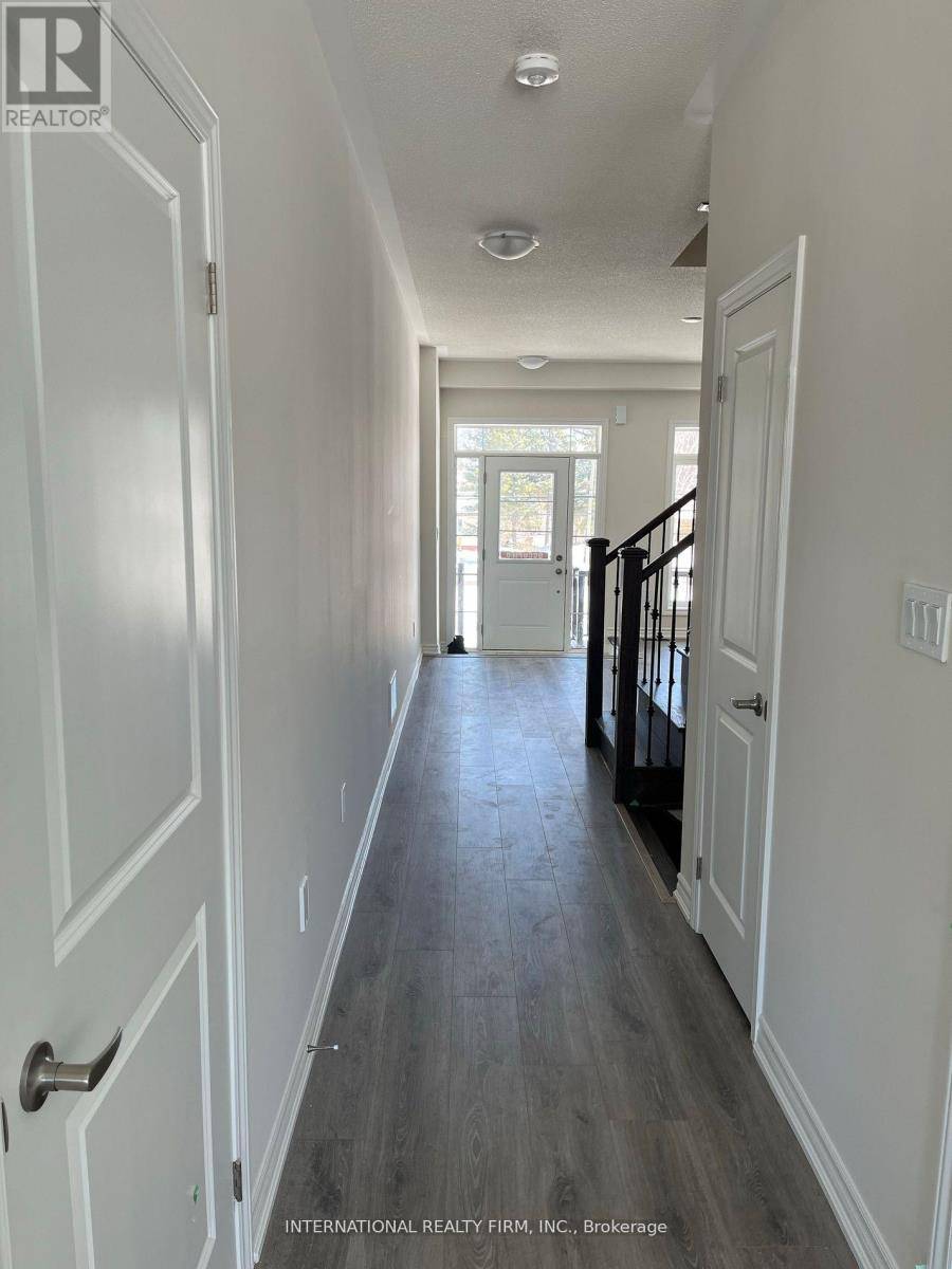 East Gwillimbury (queensville), ON L0G1R0,84 KENNETH ROGERS CRESCENT