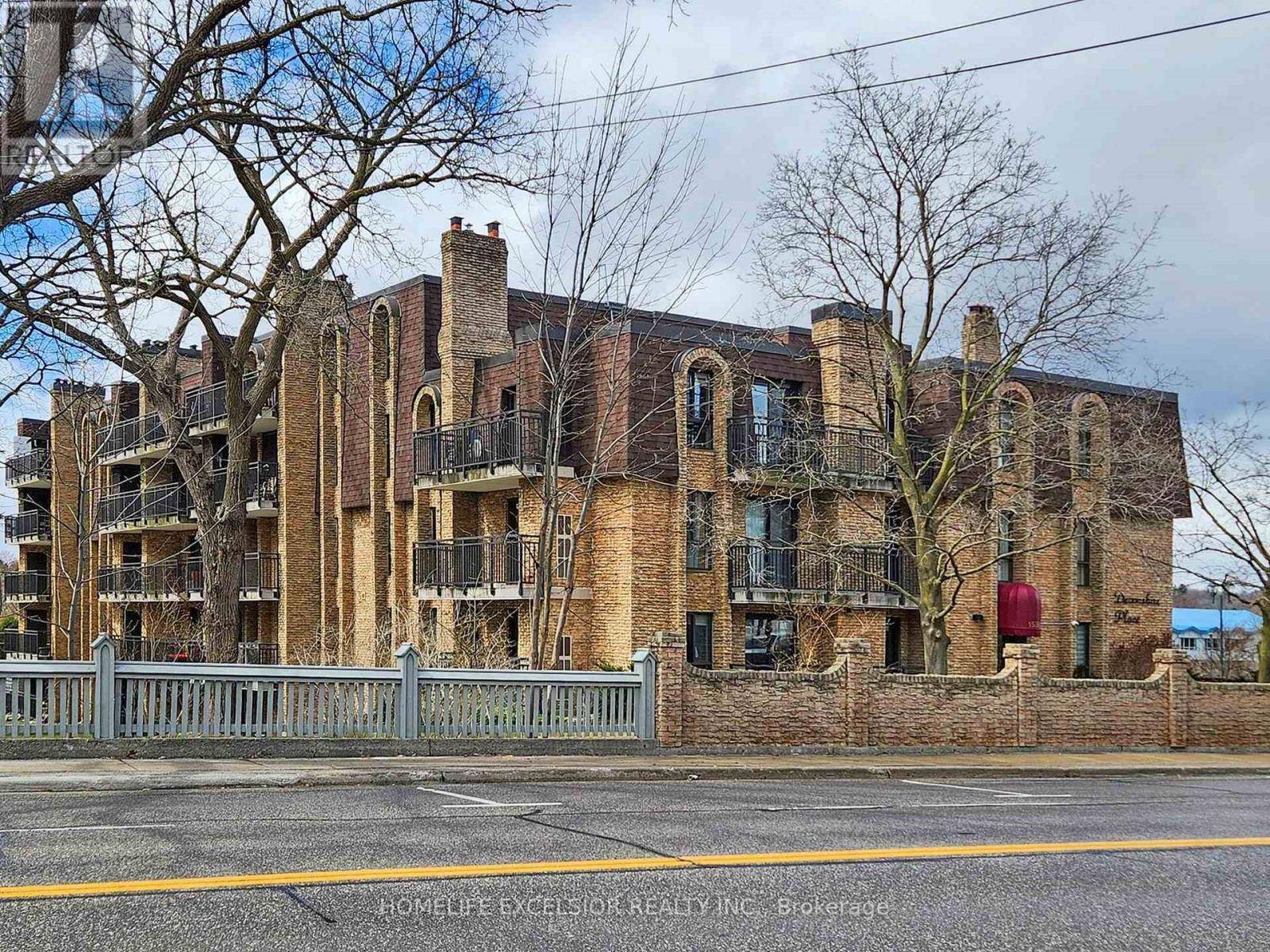 Aurora (aurora Heights), ON L4G1N8,15390 Yonge ST #203