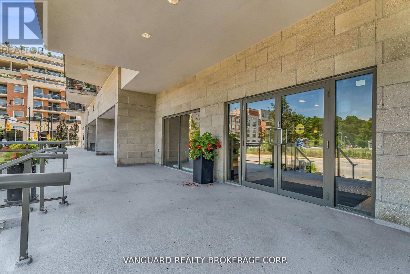 Vaughan (west Woodbridge), ON L4L0E4,86 Woodbridge AVE #209