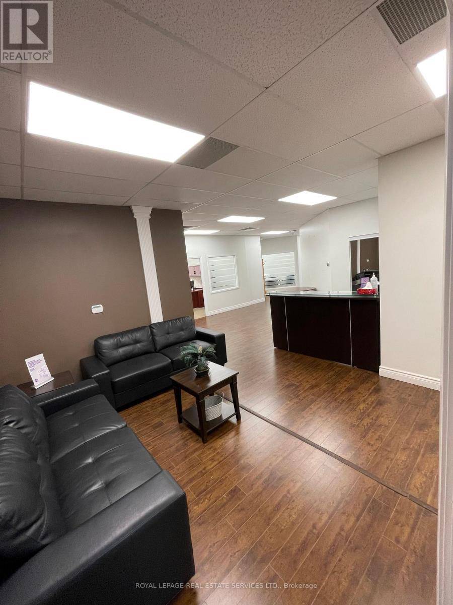 Richmond Hill (beaver Creek Business Park), ON L4B0A9,9140 Leslie ST #411
