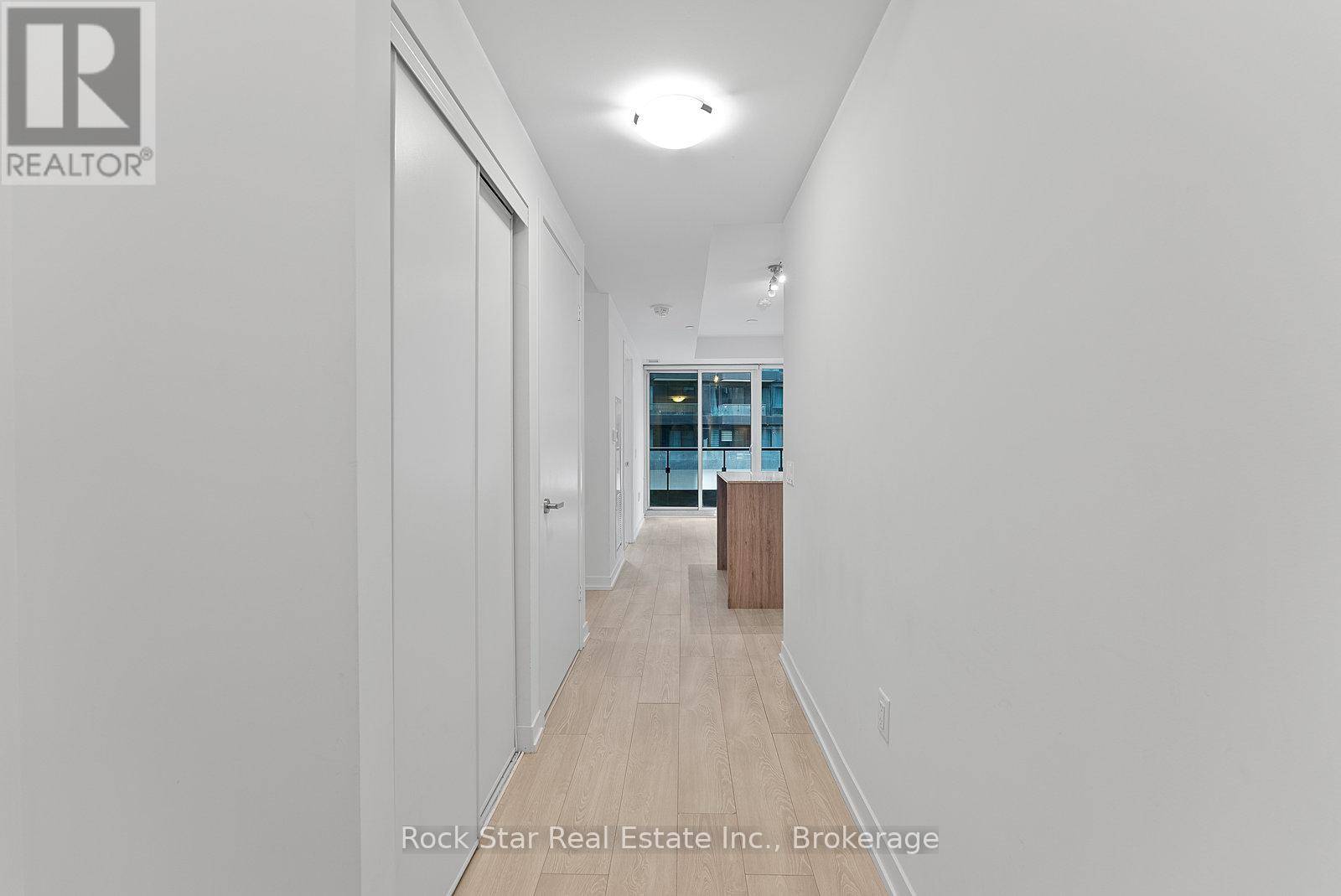 Richmond Hill (south Richvale), ON L4C1Z8,8868 Yonge ST #226E