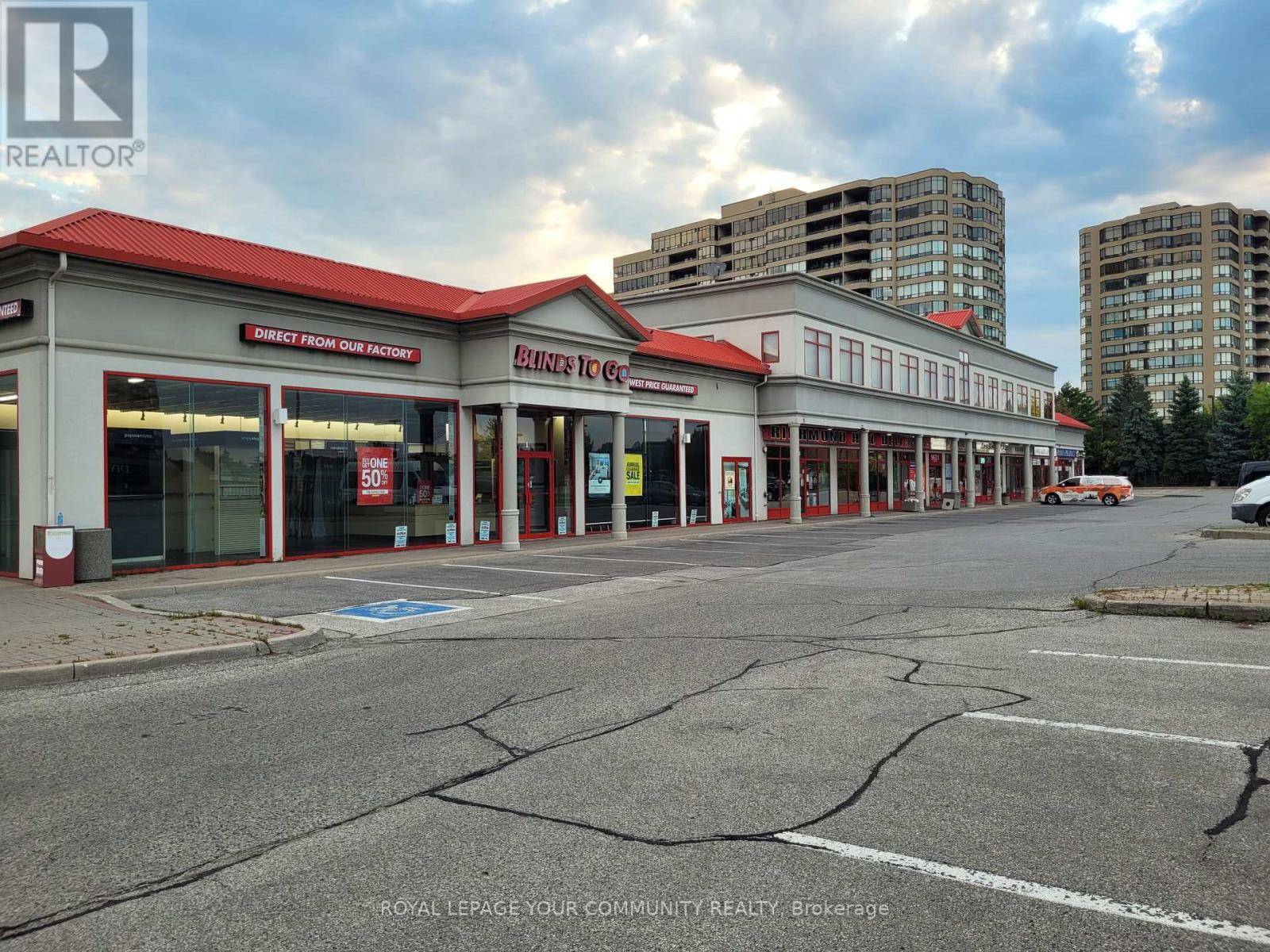 Richmond Hill (harding), ON L4C1V7,9631 Yonge ST #204