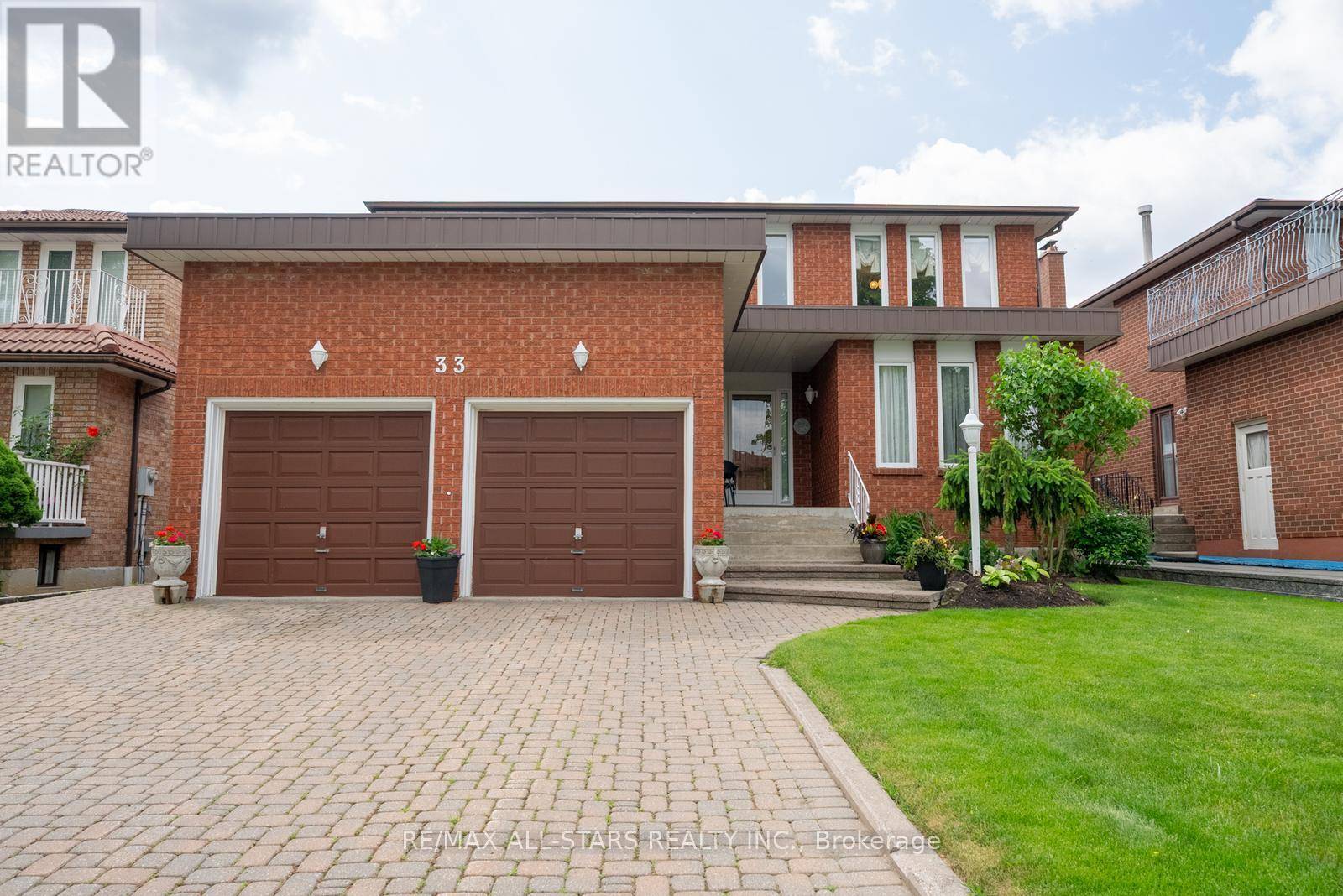 Markham (village Green-south Unionville), ON L3R8Y7,33 DUNDEE CRESCENT