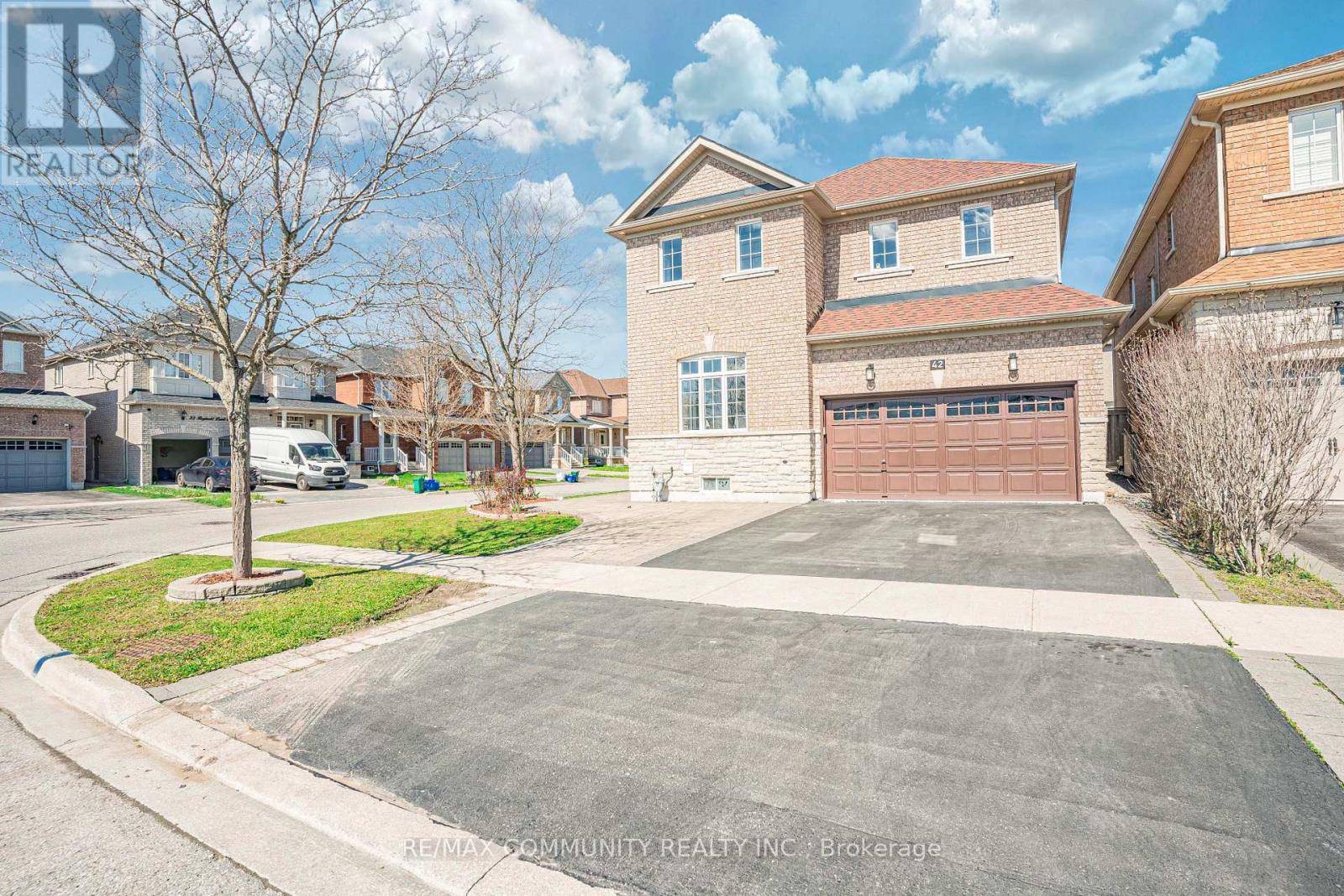 Markham (box Grove), ON L6B0B5,42 REGINALD LAMB CRESCENT