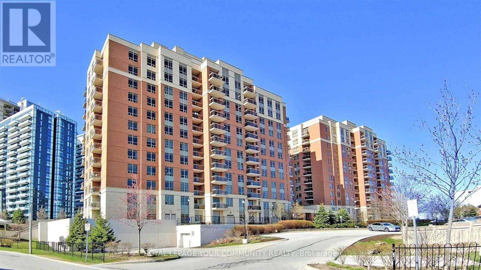 Richmond Hill (langstaff), ON L4B0C1,75 King William CRES #401