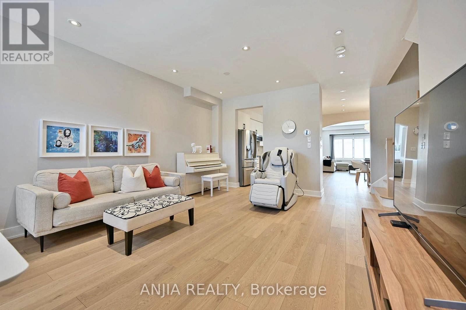 Markham (cornell), ON L6B0P3,73 SHADY OAKS AVENUE