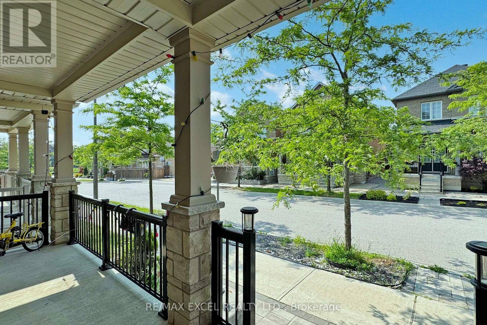 Markham (cornell), ON L6B0X4,9 SUNNYSIDE HILL ROAD