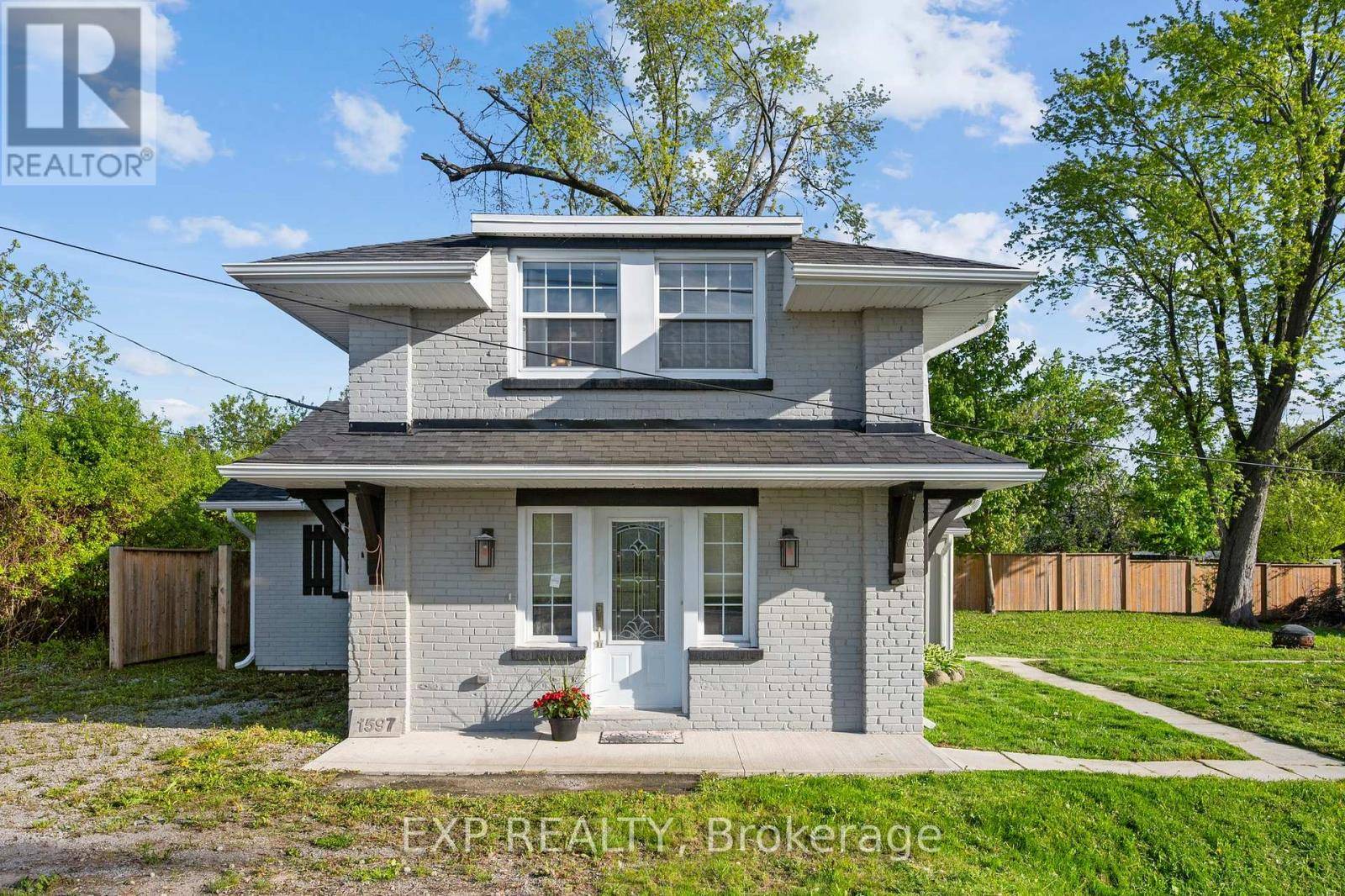 Georgina (historic Lakeshore Communities), ON L0E1S0,1597 METRO ROAD N